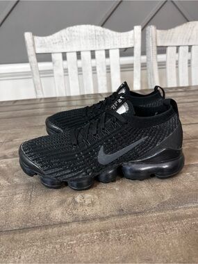Nike Air VaporMax Flyknit 3
Triple Black Women's Size 7